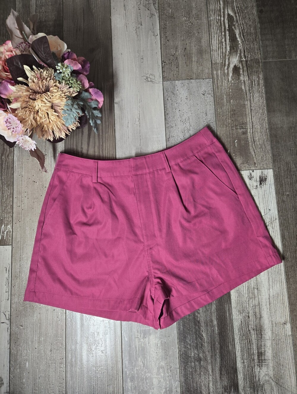 SHEIN Women's High-Waist Pink Shorts - Classic Tailored Fit Size Large 8/10 NWOT